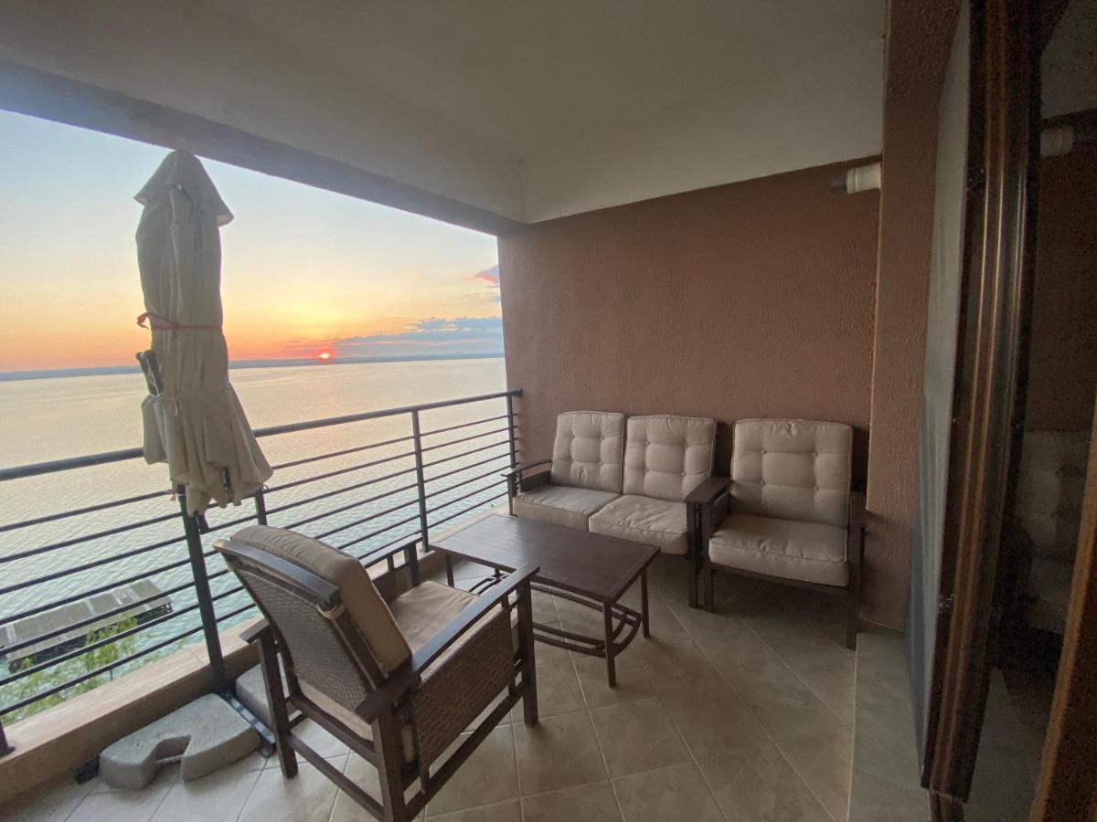 Amazing View Apartment Mamaia Bagian luar foto
