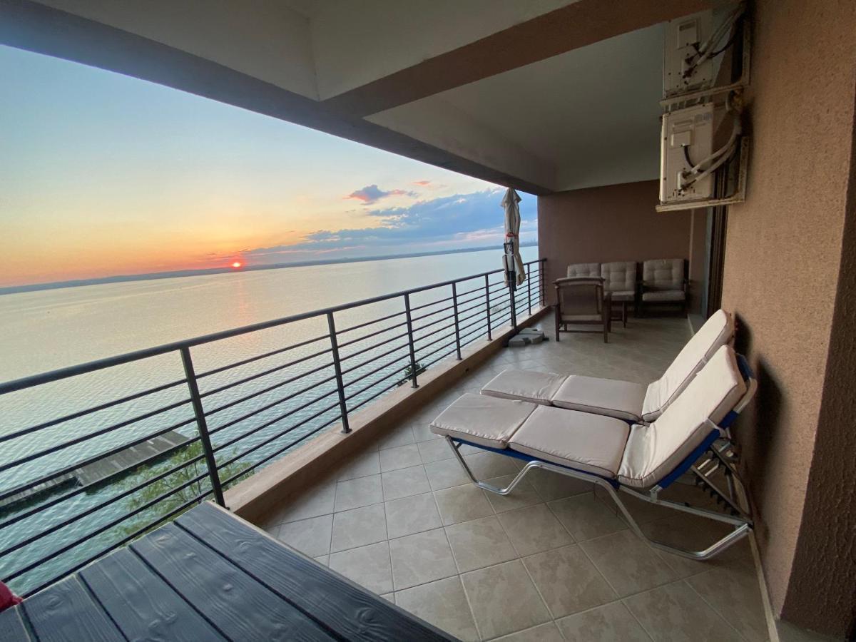 Amazing View Apartment Mamaia Bagian luar foto